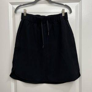 Lululemon black skirt